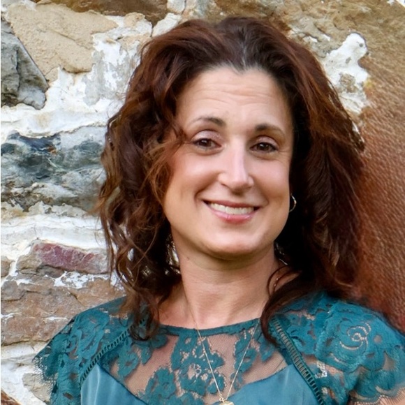 Meet your Posher, Tara - Picture 1 of 1